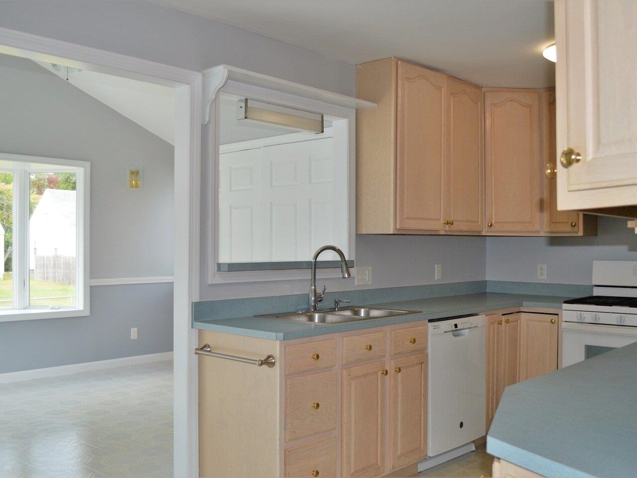 36 Turf Road Burlington, VT 05408 - Photo 9 of 36 Gallery Image 9