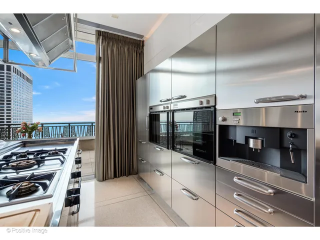 $7,700,000 | 800 North Michigan Avenue, Unit 60PHN, Chicago, IL 60611