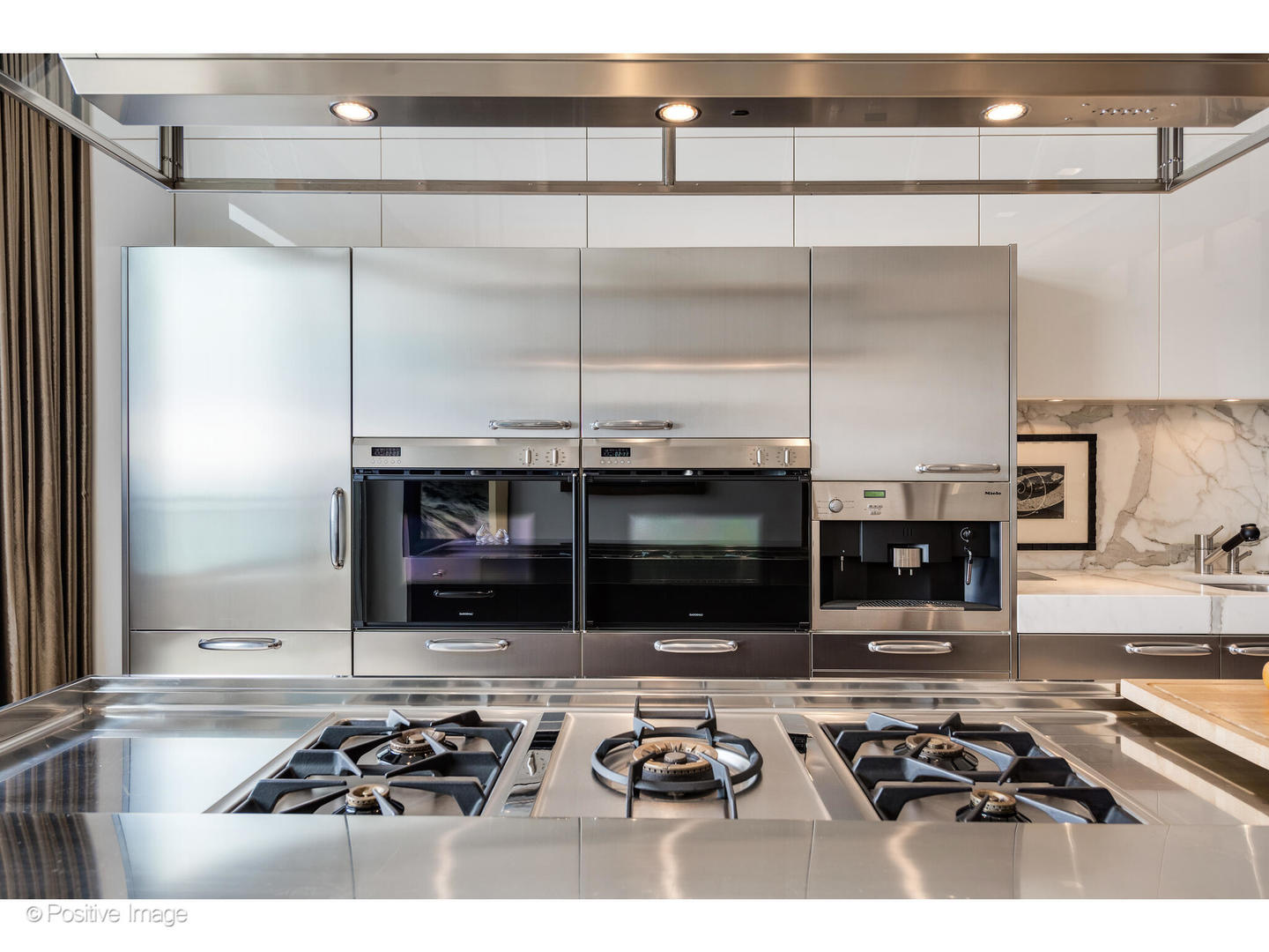 800 North Michigan Avenue, Unit 60PHN Chicago, IL 60611 - Photo 29 of 56