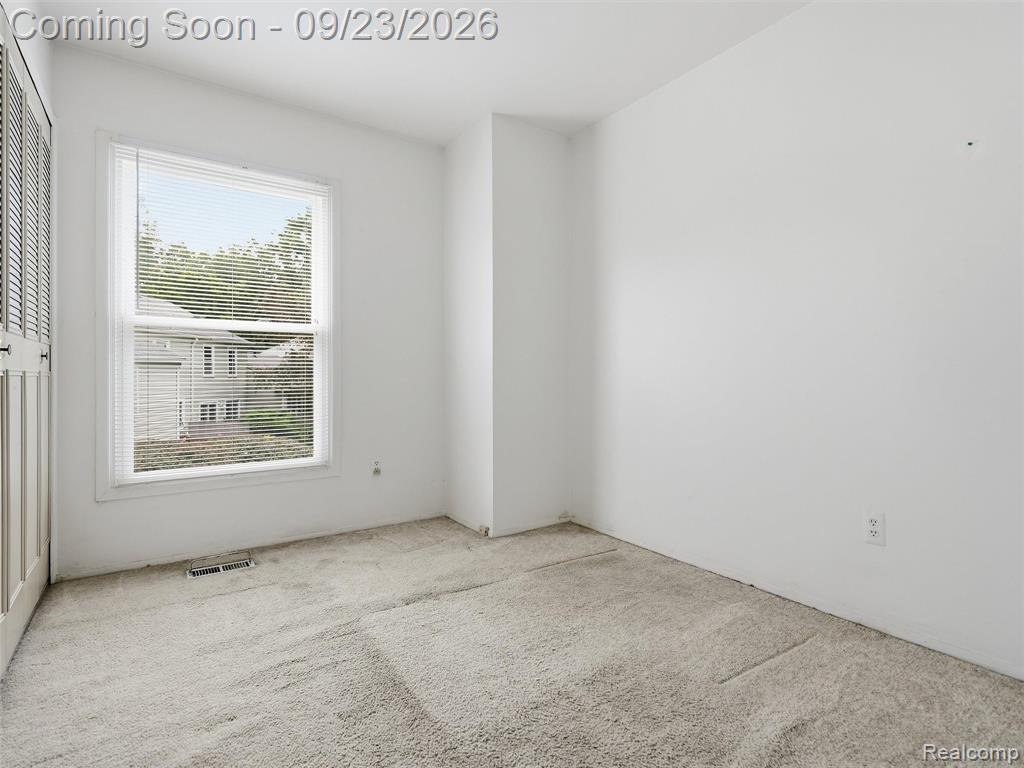 1204 Kings Cove Drive Rochester Hills, MI 48306 - Photo 21 of 46 Gallery Image 21