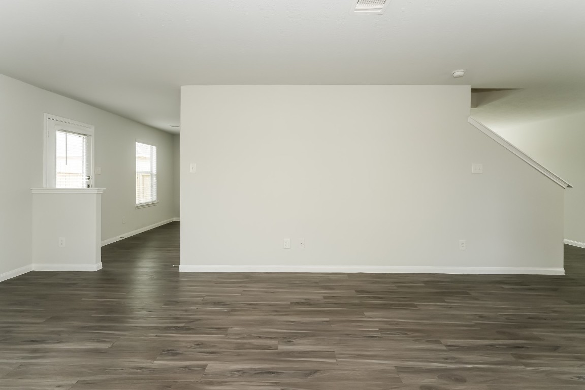 2410 High Island Way Houston, TX 77073 - Photo 8 of 17 a view of an ocean & floor in an empty room
