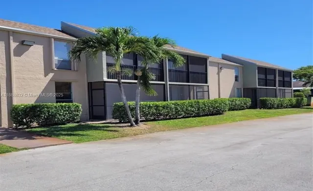 $239,900 | 7175 Orange Drive, Unit 315H, Davie, FL 33314