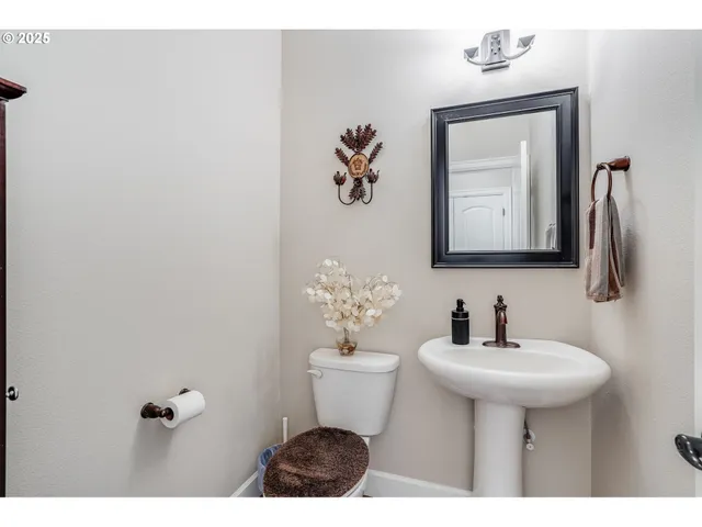 $950,000 | 10703 Northwest Glenmore Way, Portland, OR 97229