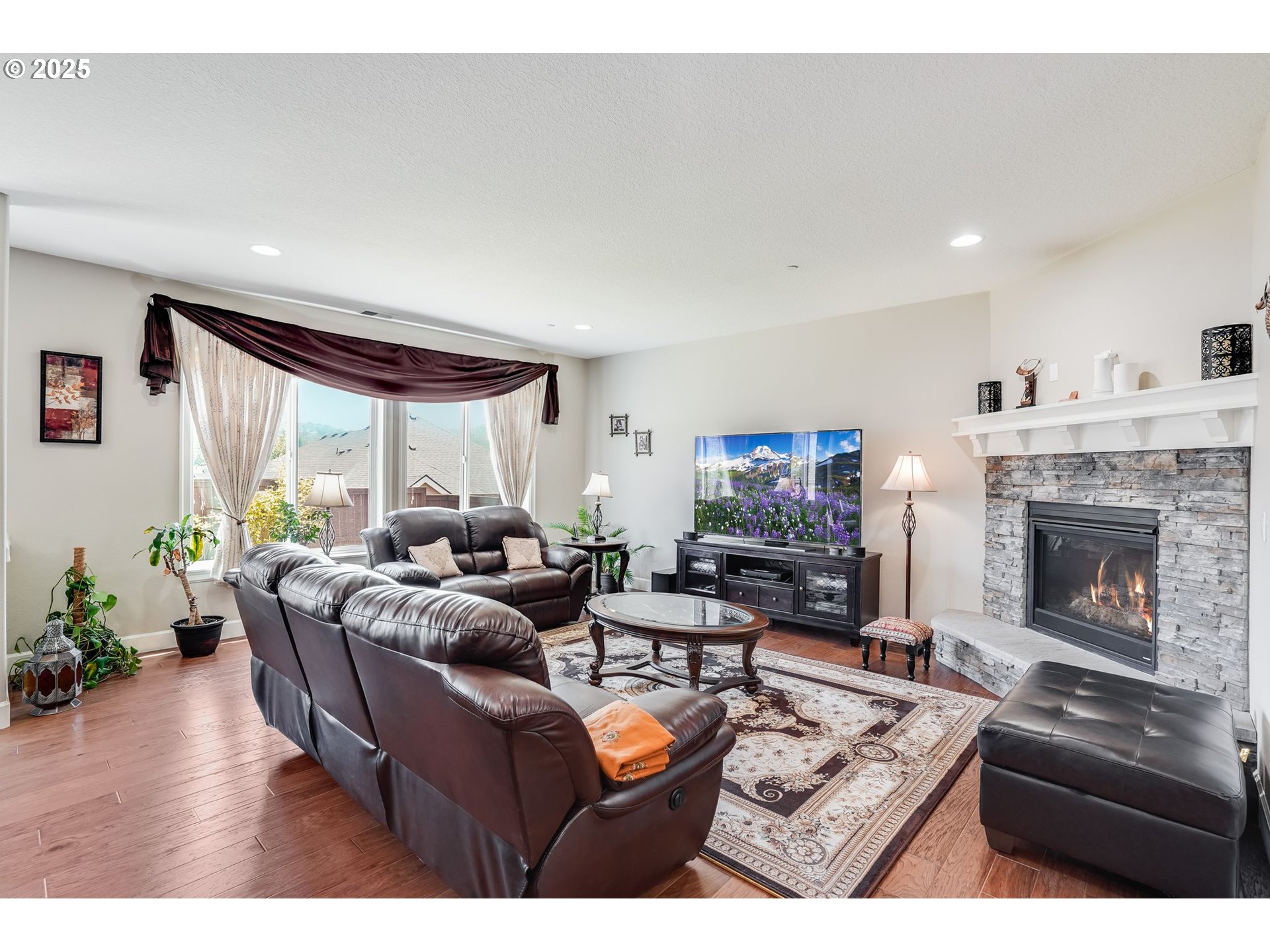 10703 Northwest Glenmore Way Portland, OR 97229 - Photo 9 of 37