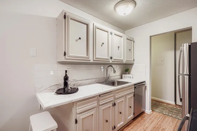 $117,000 | 4406 Cedar Lake Road, Unit 7, St. Louis Park, MN 55416