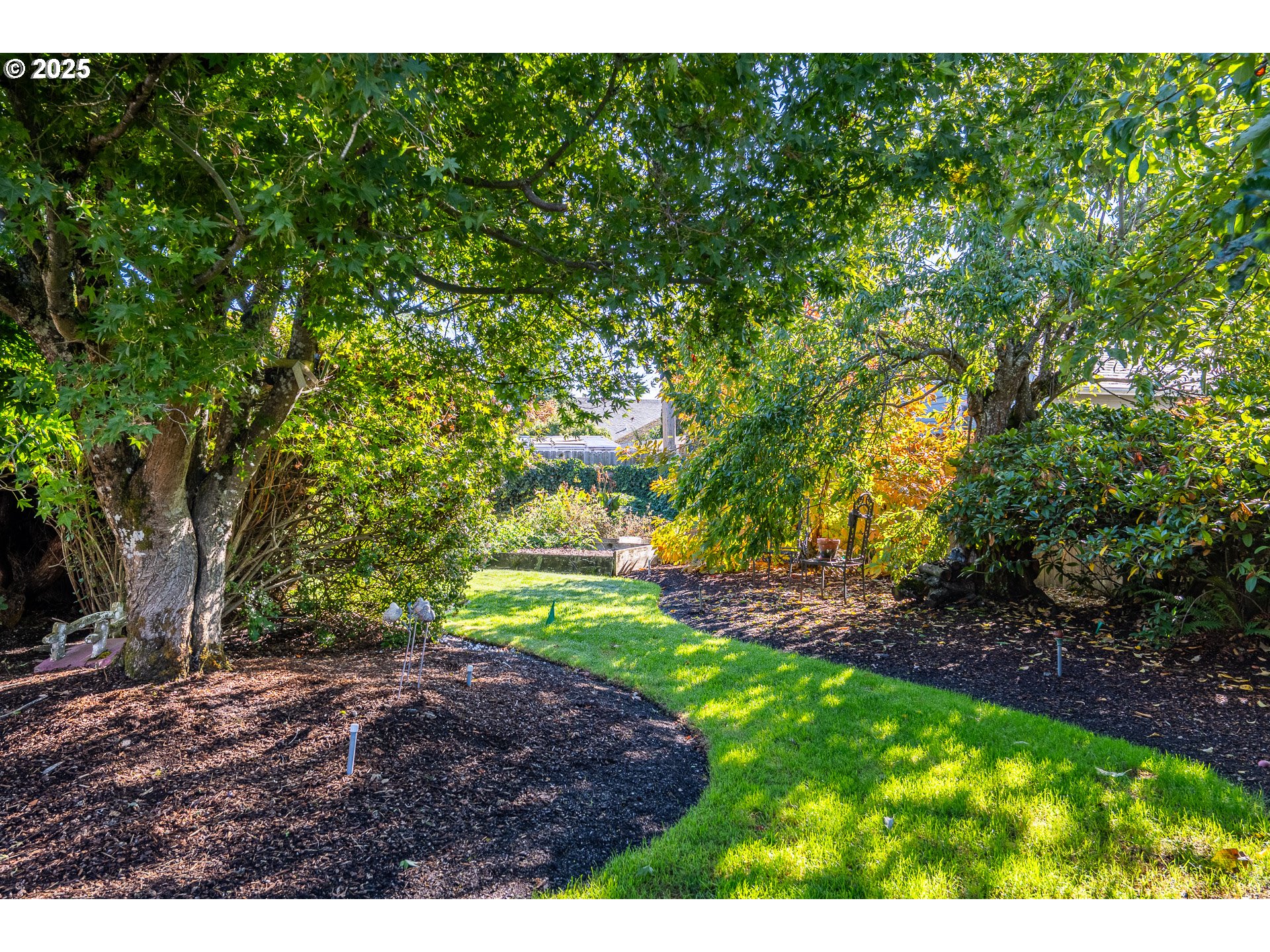 2121 Firth Avenue Springfield, OR 97477 - Photo 36 of 40 a view of an outdoor space