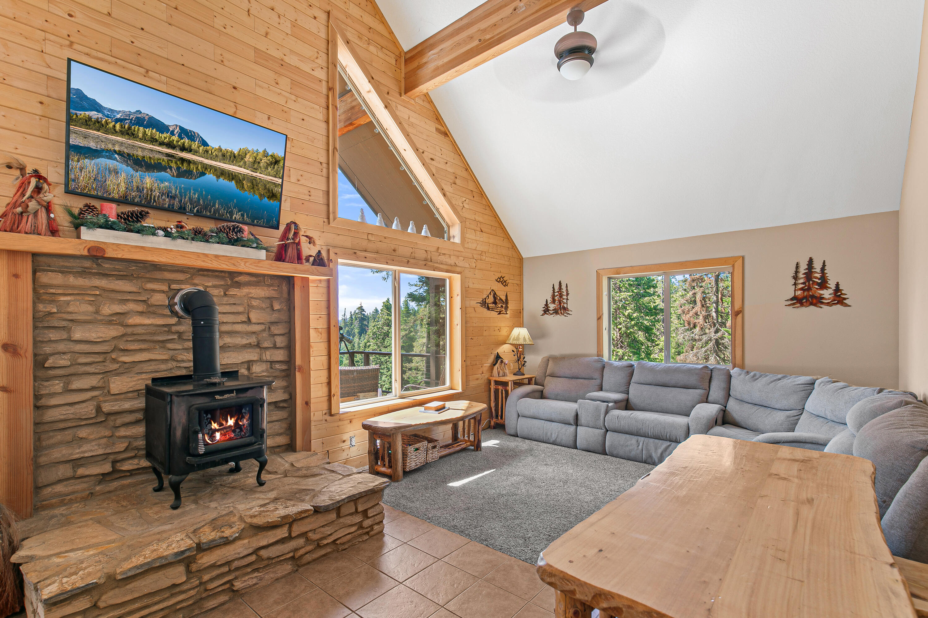 2042 Hyatt Prairie Road Ashland, OR 97520 - Photo 13 of 45 Gallery Image 13