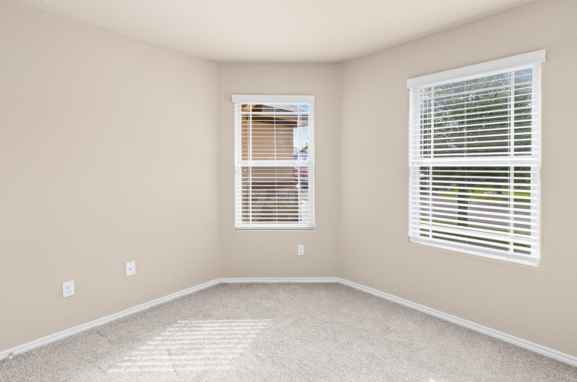 19308 Stokes Lane Pflugerville, TX 78660 - Photo 16 of 27 a view of an empty room with a window