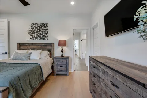 $998,000 | 432 Venture Boulevard South, Point Venture, TX 78645