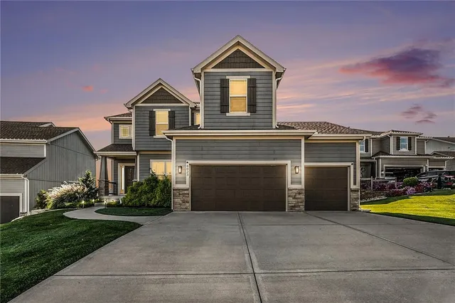 $500,000 | 8023 North E 99th Street, Kansas City, MO 64157