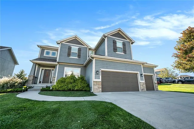 $500,000 | 8023 North E 99th Street, Kansas City, MO 64157