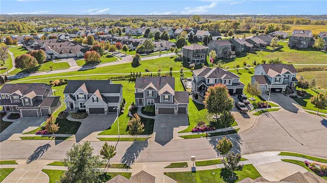 $500,000 | 8023 North E 99th Street, Kansas City, MO 64157