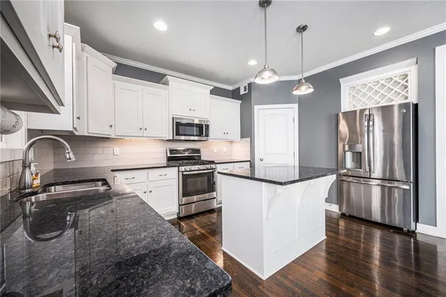 $500,000 | 8023 North E 99th Street, Kansas City, MO 64157