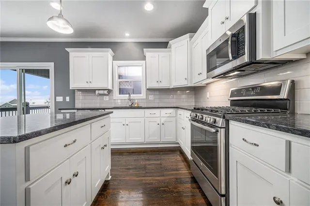 $500,000 | 8023 North E 99th Street, Kansas City, MO 64157