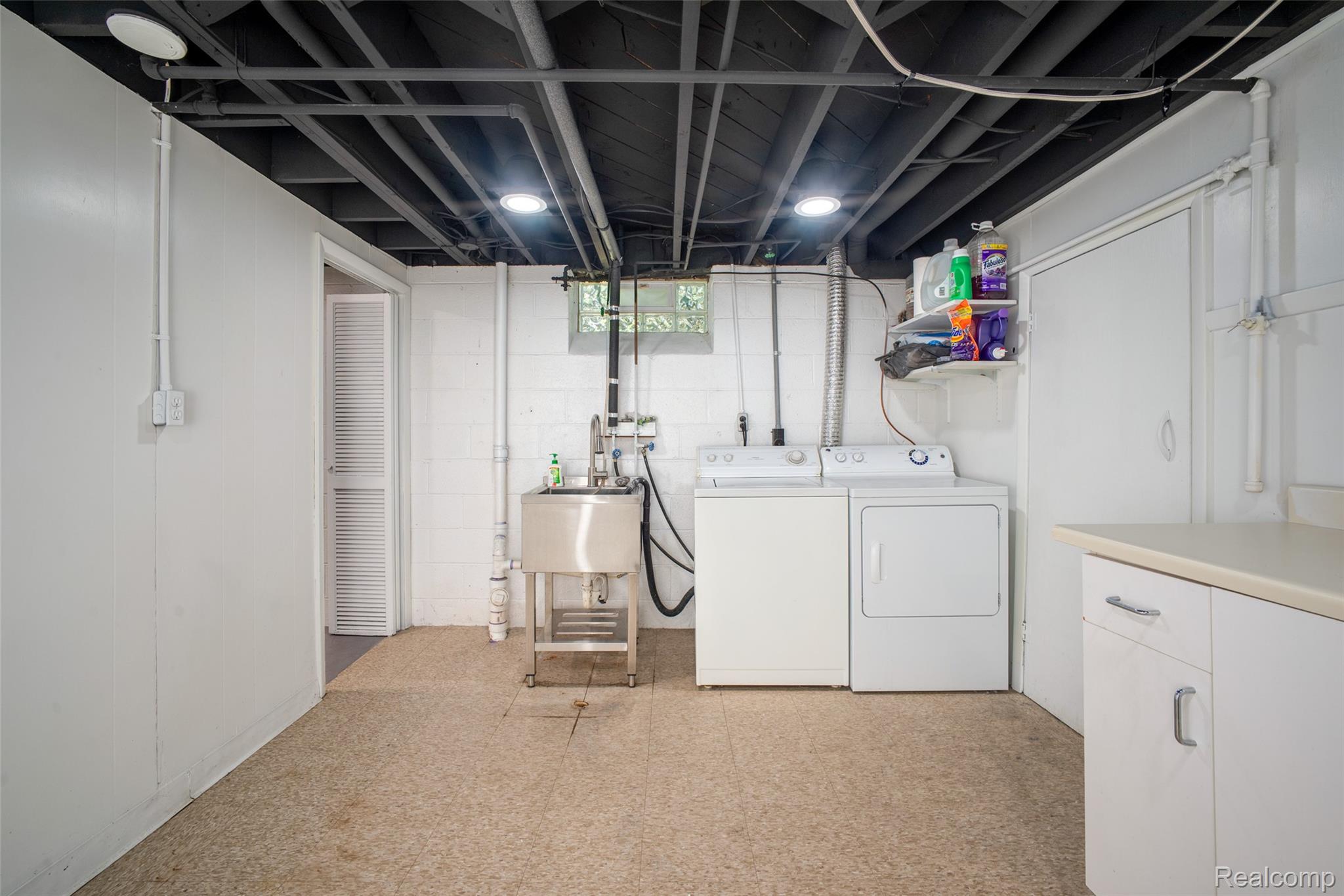2731 Crooks Road Royal Oak, MI 48073 - Photo 22 of 33 22.jpg