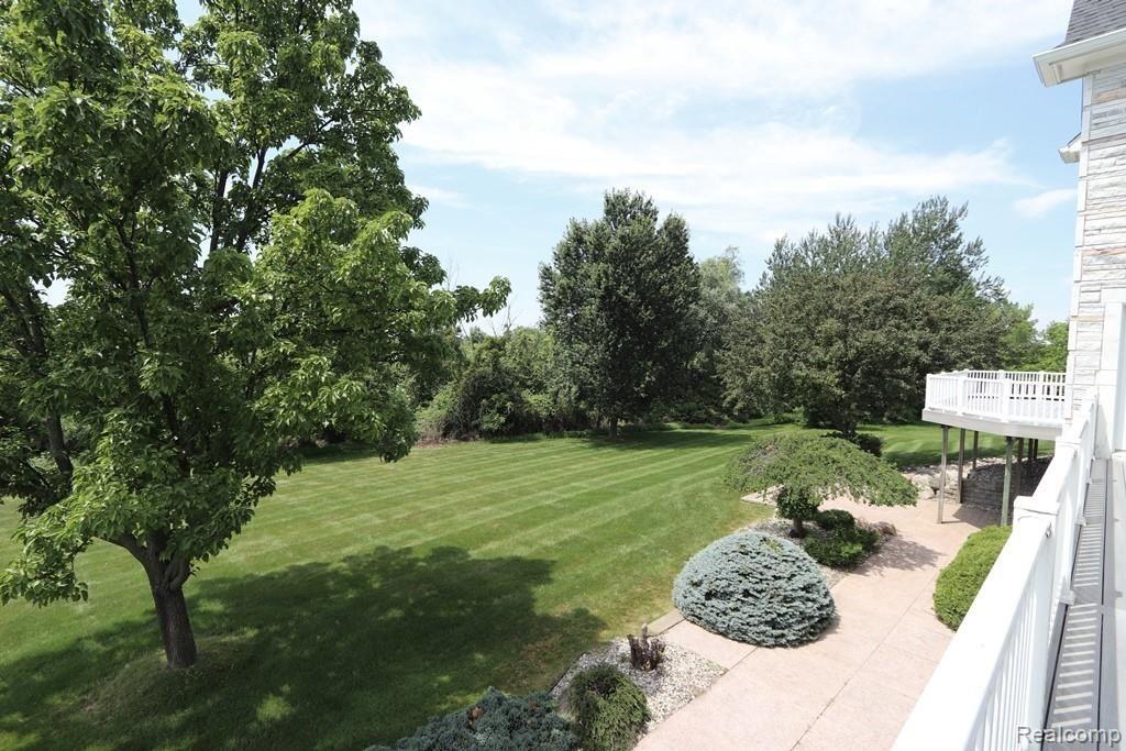 11636 Kings Colony Road Grand Blanc, MI 48439 - Photo 8 of 73 Granite paver patio