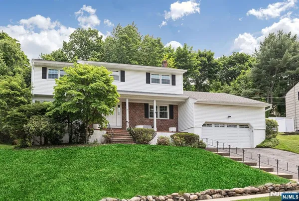 $639,000 | 37 Wolfe Drive, Wanaque, NJ 07465
