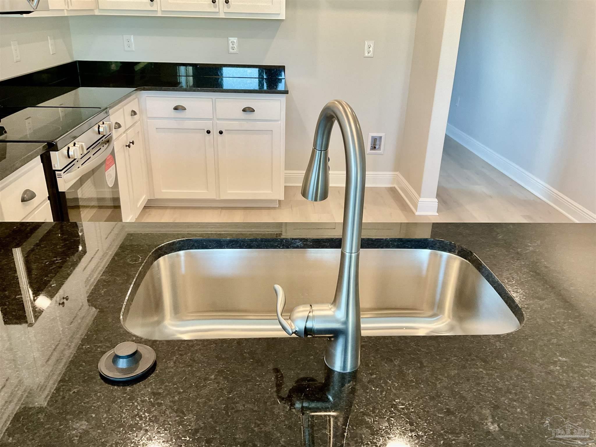 5794 Muldoon Road, Unit 2A Pensacola, FL 32526 - Photo 11 of 17 Gallery Image 11