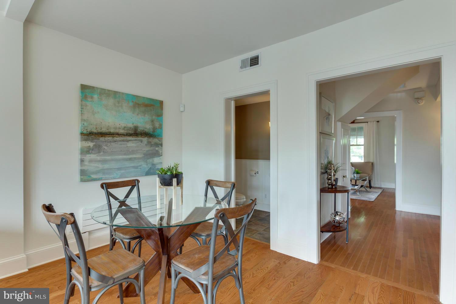 1811 Birch Road McLean, VA 22101 - Photo 12 of 29 Kitchen/Breakfast Room