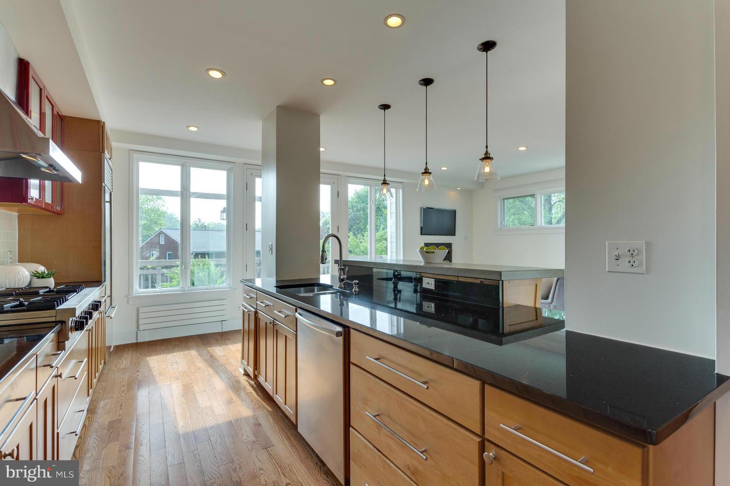 1811 Birch Road McLean, VA 22101 - Photo 8 of 29 Kitchen