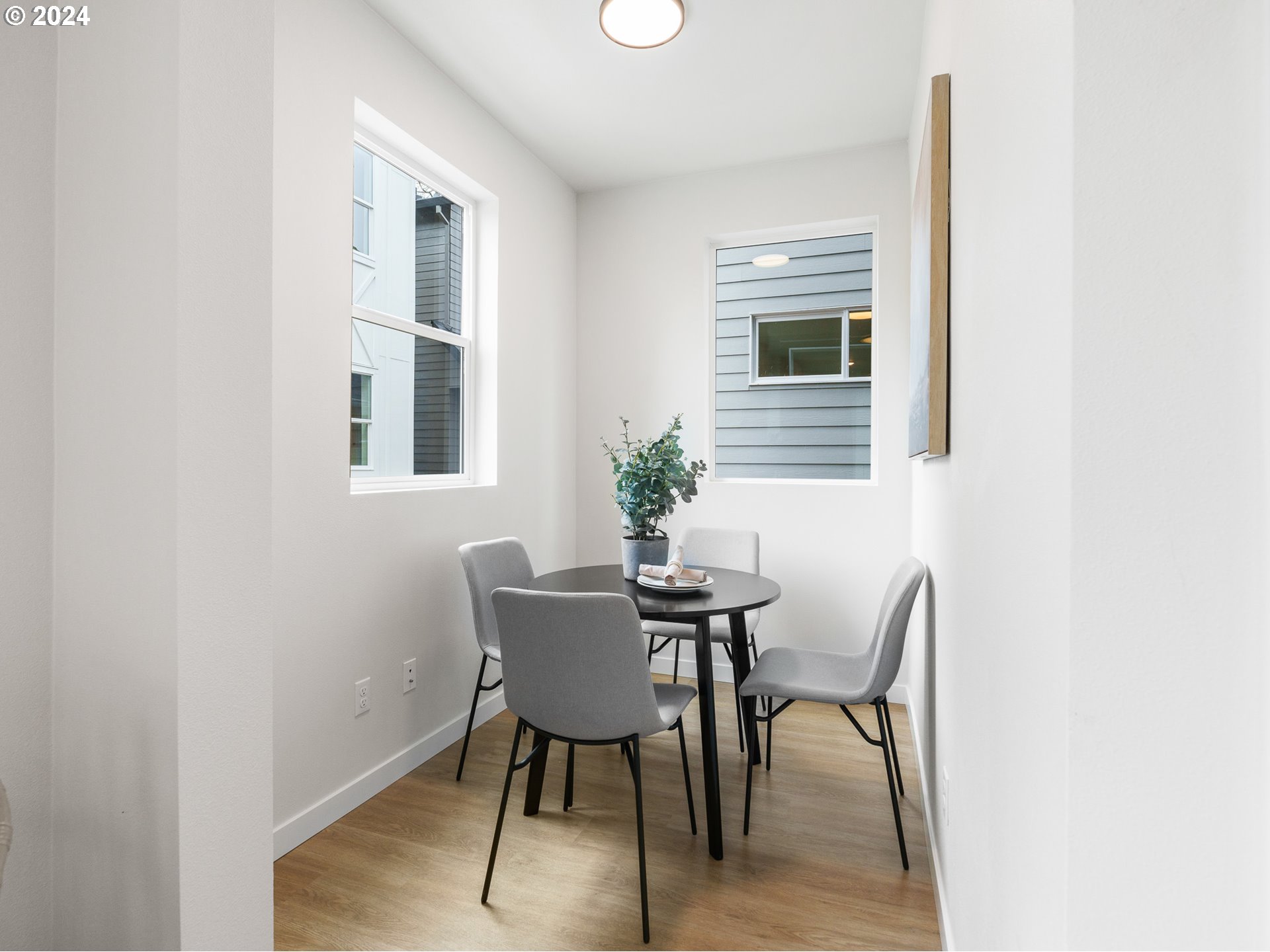 5504 Southeast Rural Street Portland, OR 97206 - Photo 6 of 21 Gallery Image 6