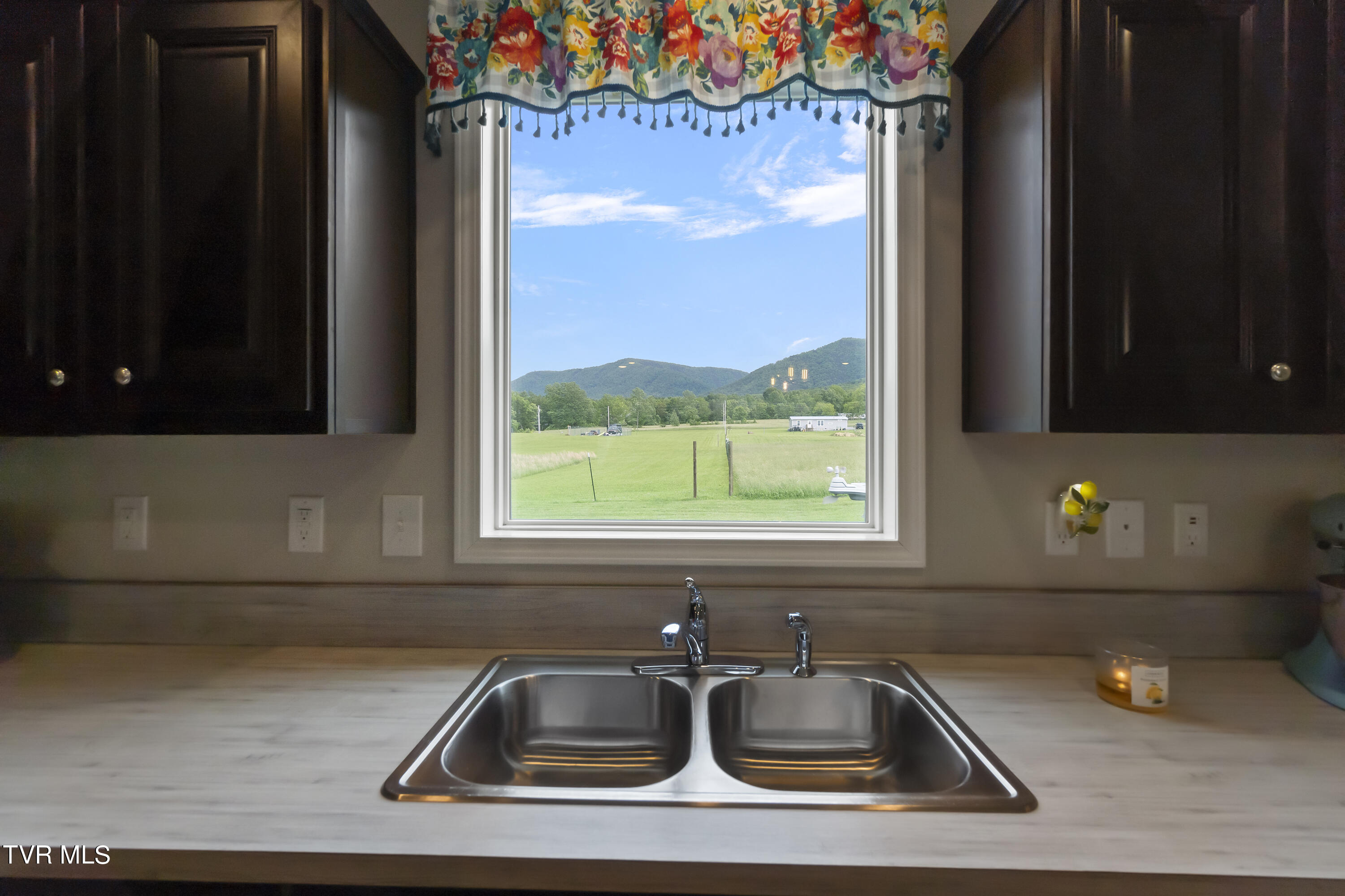 70 Colyer Road Greeneville, TN 37743 - Photo 12 of 61 12