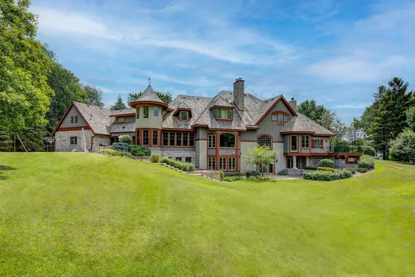 $3,499,000 | 781 North Ferndale Road, Orono, MN 55391