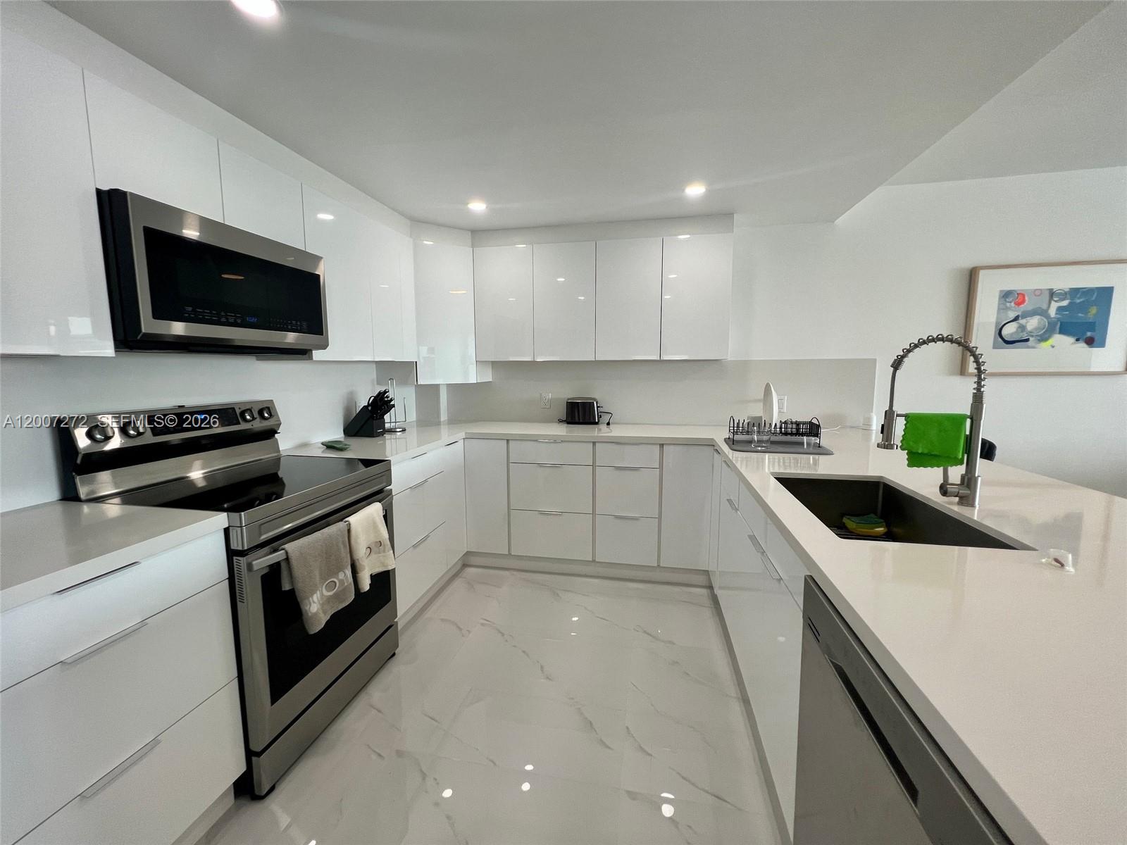 155 Ocean Ln Drive, Unit 1011 Key Biscayne, FL 33149 - Photo 14 of 44