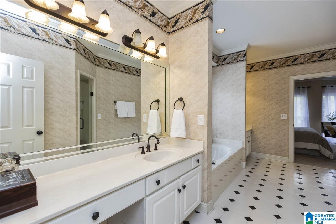 1009 Oak Tree Road Birmingham, AL 35244 - Photo 24 of 50
