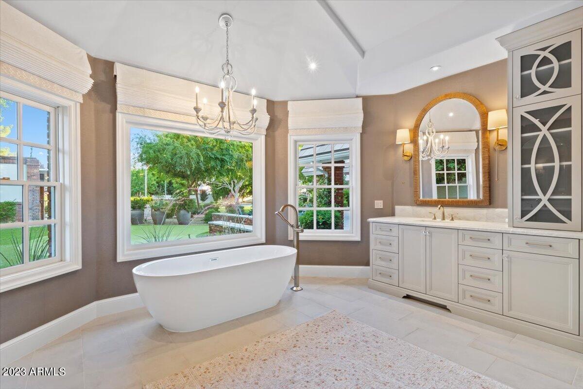 1001 East Caroline Lane Tempe, AZ 85284 - Photo 26 of 80 Dual Vanities
