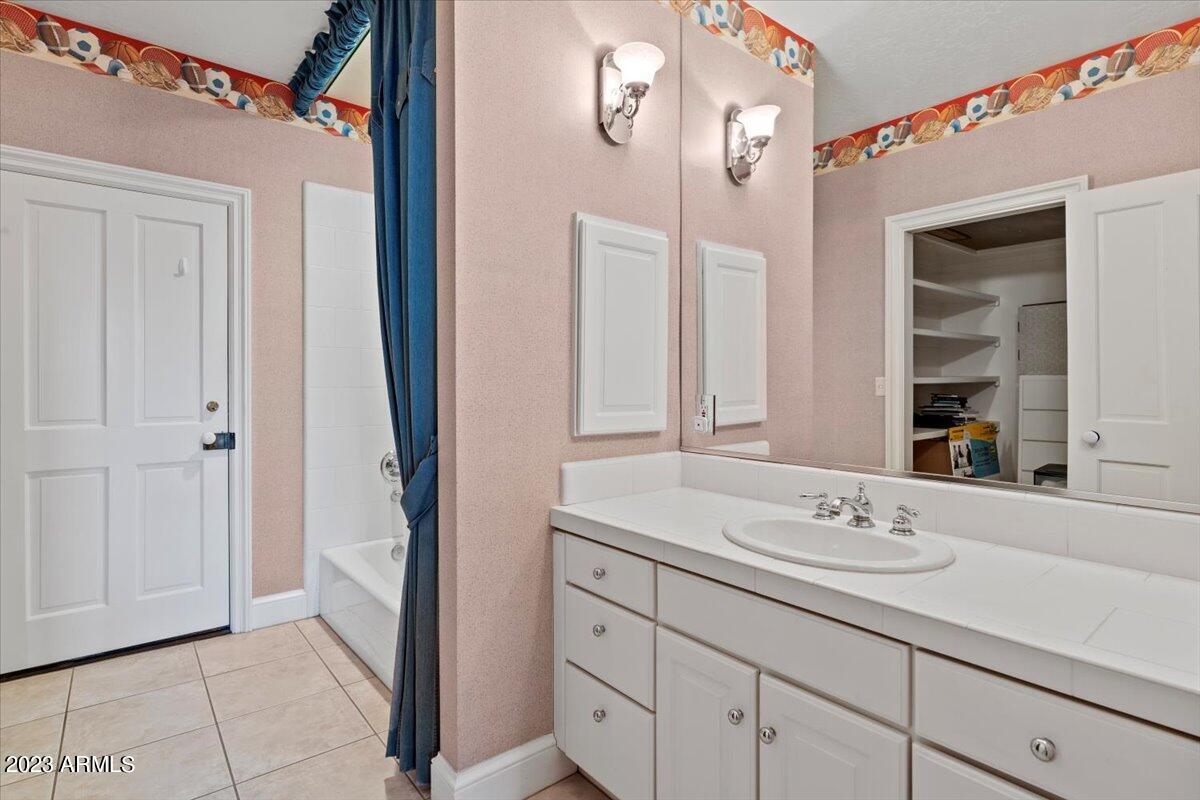 1001 East Caroline Lane Tempe, AZ 85284 - Photo 39 of 80 Ensuite Bathroom #4