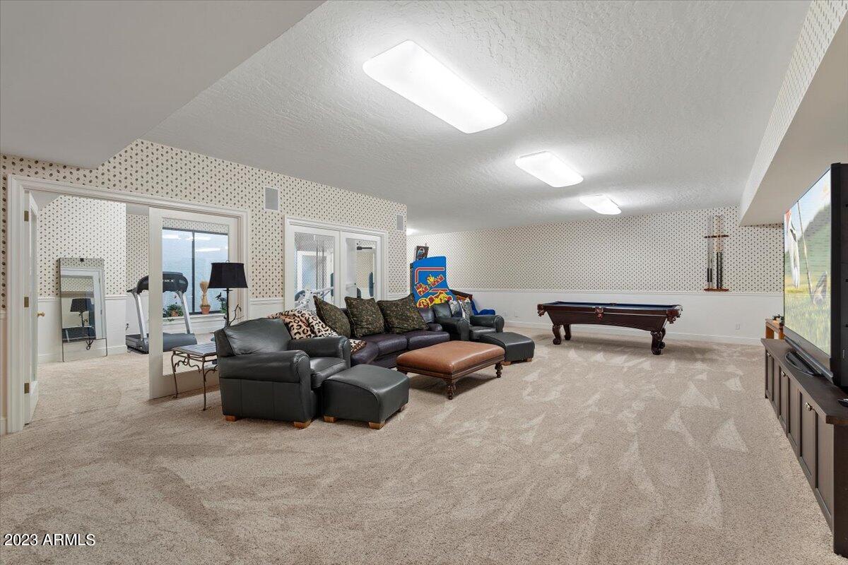 1001 East Caroline Lane Tempe, AZ 85284 - Photo 47 of 80 Plenty of Room to Lounge or Entertain