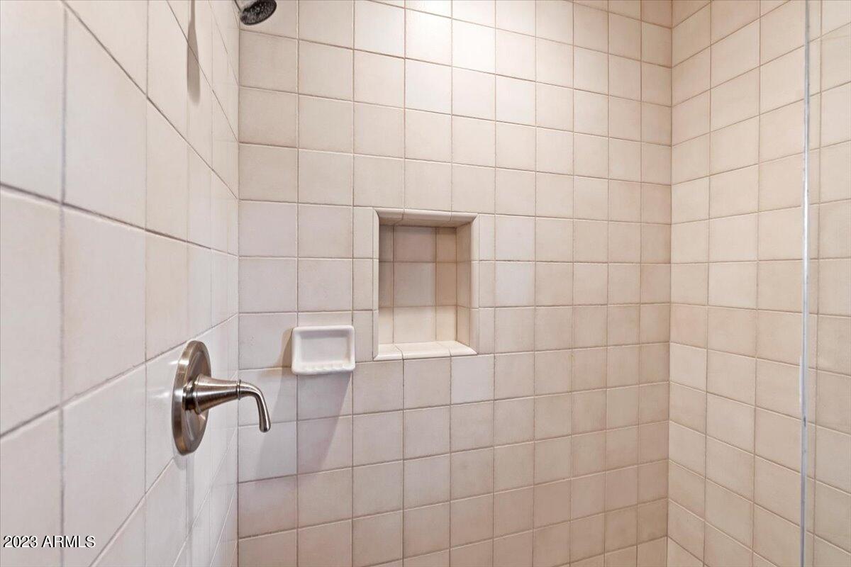 1001 East Caroline Lane Tempe, AZ 85284 - Photo 54 of 80 Bathroom #7