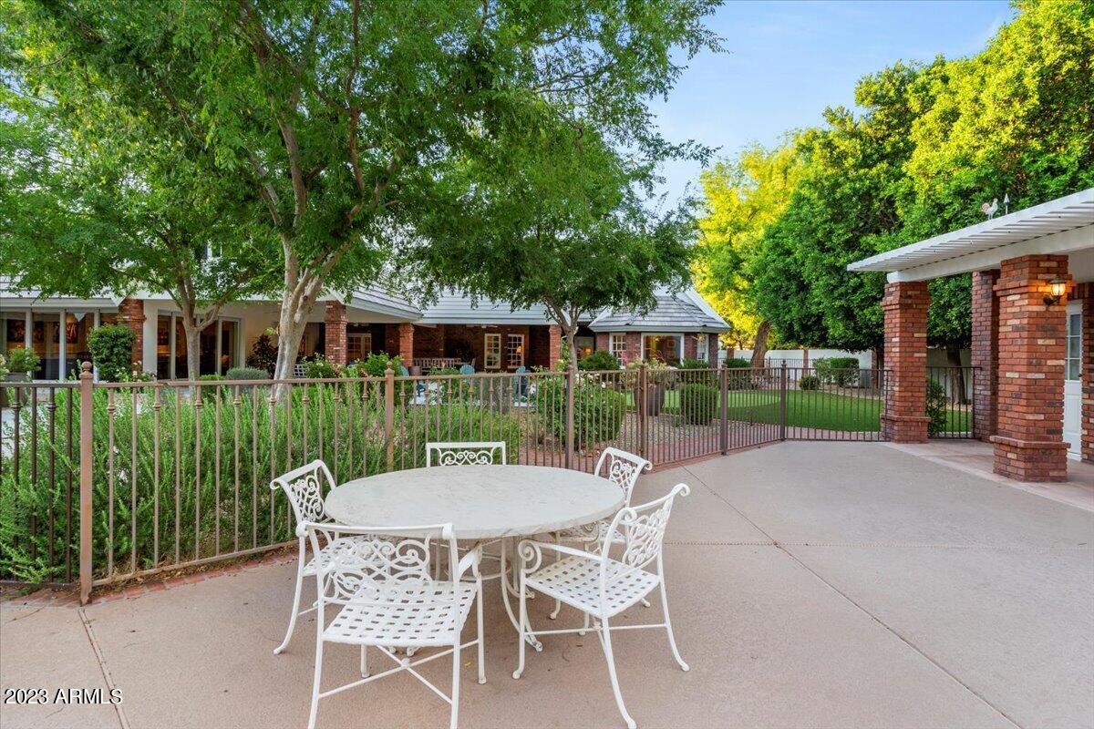 1001 East Caroline Lane Tempe, AZ 85284 - Photo 60 of 80 Enjoy Lush Greenery