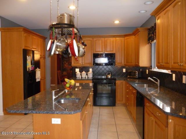 169 Long Swamp Road New Egypt, NJ 08533 - Photo 2 of 27 P1070460.JPG