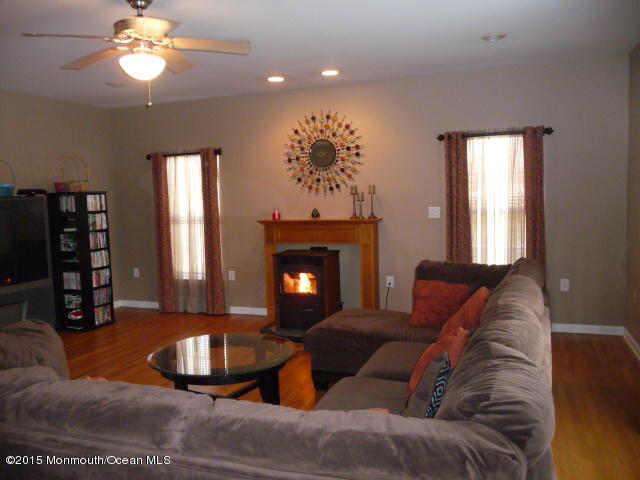 169 Long Swamp Road New Egypt, NJ 08533 - Photo 16 of 27 P1070476.JPG