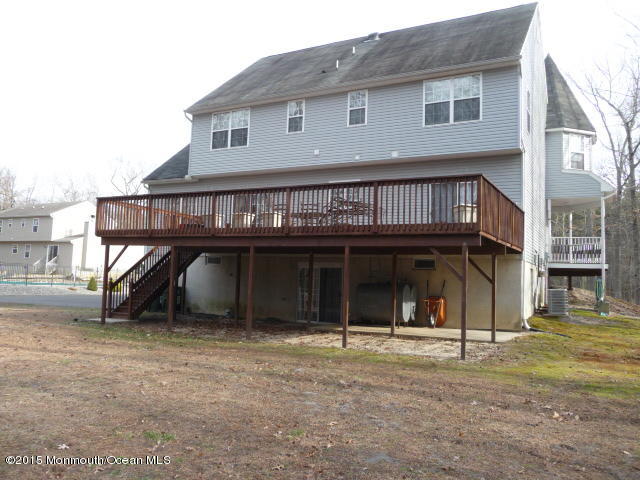 169 Long Swamp Road New Egypt, NJ 08533 - Photo 8 of 27 P1070441.JPG