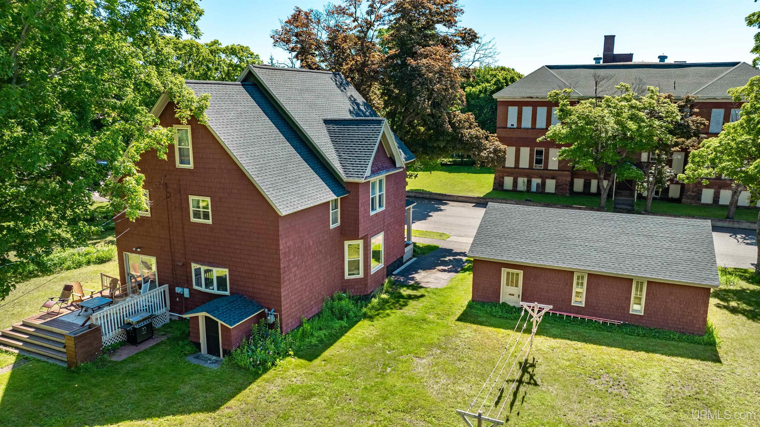 339 Pewabic Street Laurium, MI 49913 - Photo 4 of 91
