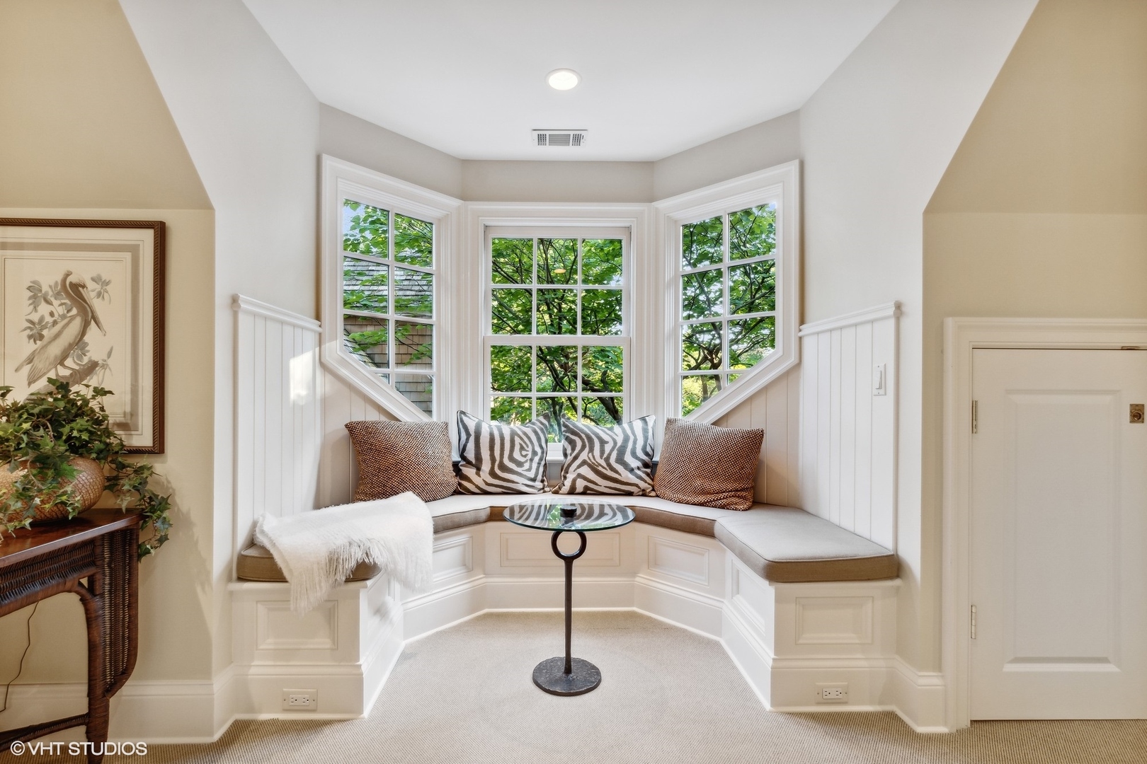 796 East Deerpath Road Lake Forest, IL 60045 - Photo 37 of 60 a living room with furniture
