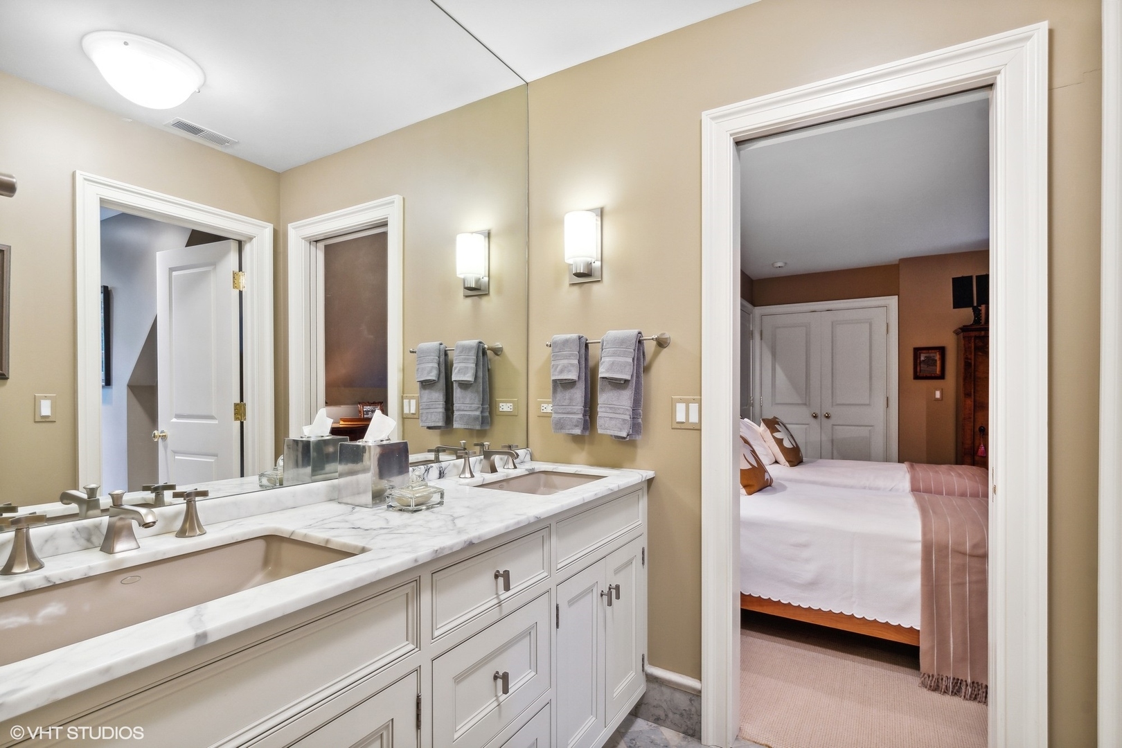 796 East Deerpath Road Lake Forest, IL 60045 - Photo 46 of 60 a en suite bathroom with a double vanity sink and mirror