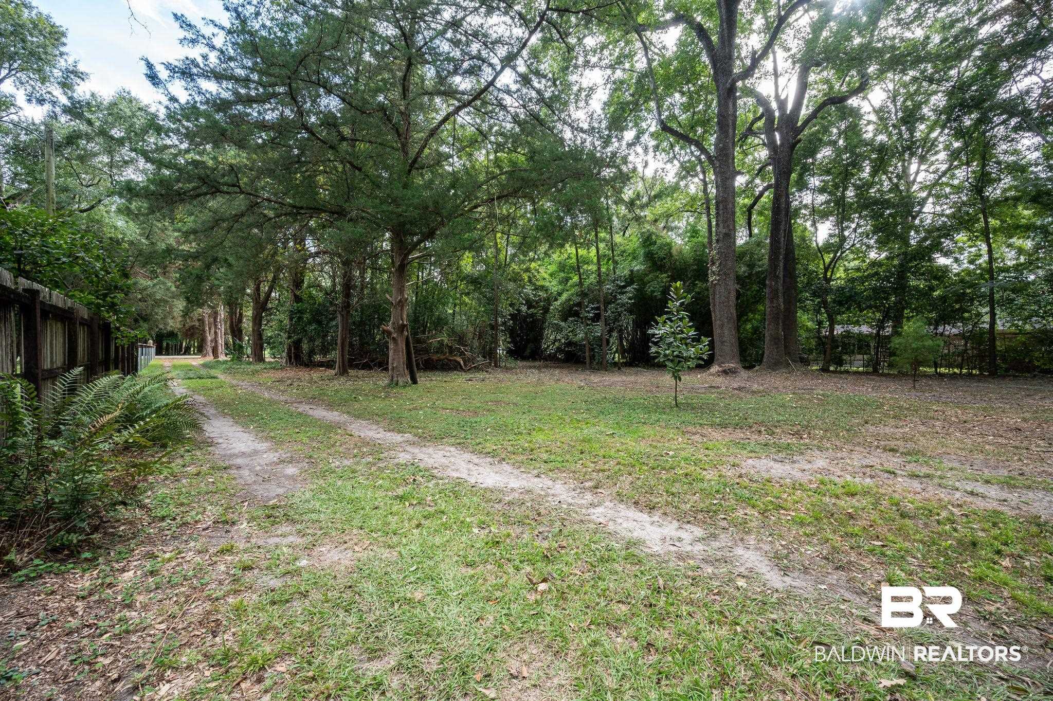 2318 Burgett Road Mobile, AL 36605 - Photo 9 of 26 View of yard