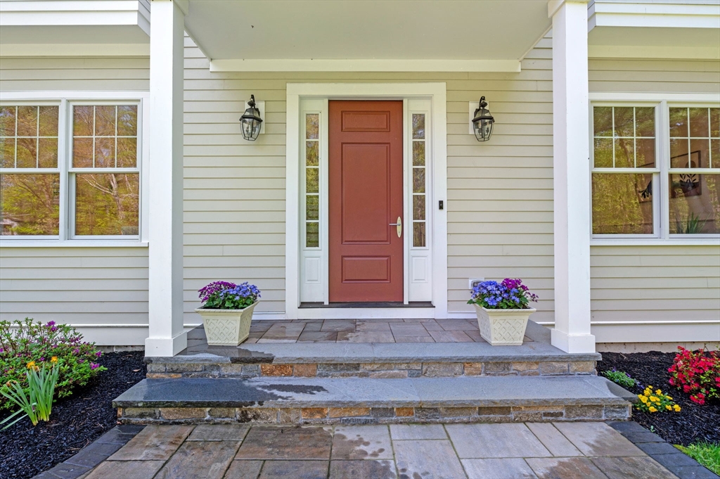 333 Perkins Row Topsfield, MA 01983 - Photo 3 of 42