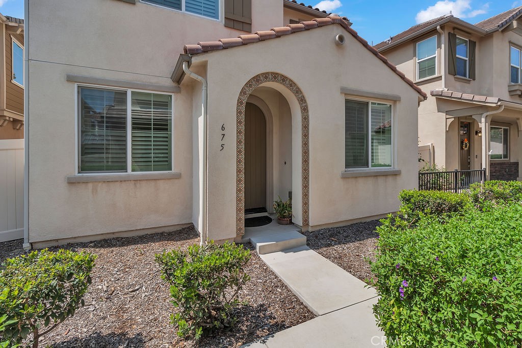 675 South Mandarin Lane Rialto, CA 92376 - Photo 1 of 43