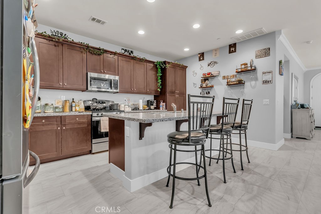 675 South Mandarin Lane Rialto, CA 92376 - Photo 11 of 43