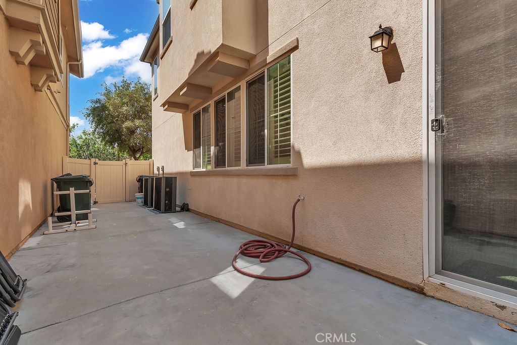 675 South Mandarin Lane Rialto, CA 92376 - Photo 30 of 43