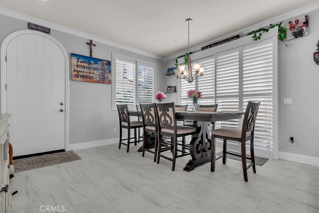 675 South Mandarin Lane Rialto, CA 92376 - Photo 4 of 43