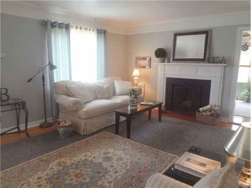 1270 Prospect Road Whitehall, PA 15227 - Photo 4 of 25 Living Room.