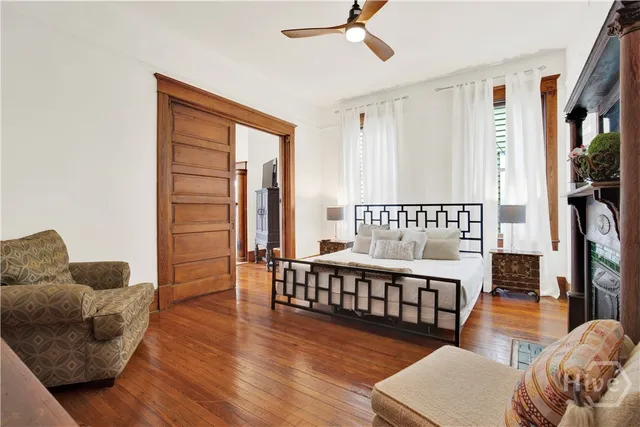 $3,800 | 118 West Waldburg Street, Savannah, GA 31401