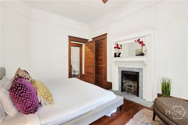 $3,800 | 118 West Waldburg Street, Savannah, GA 31401