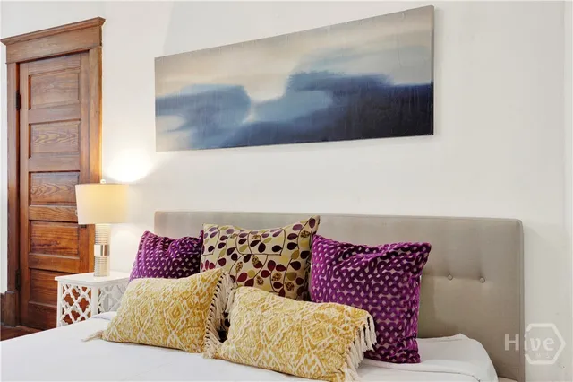 $3,800 | 118 West Waldburg Street, Savannah, GA 31401